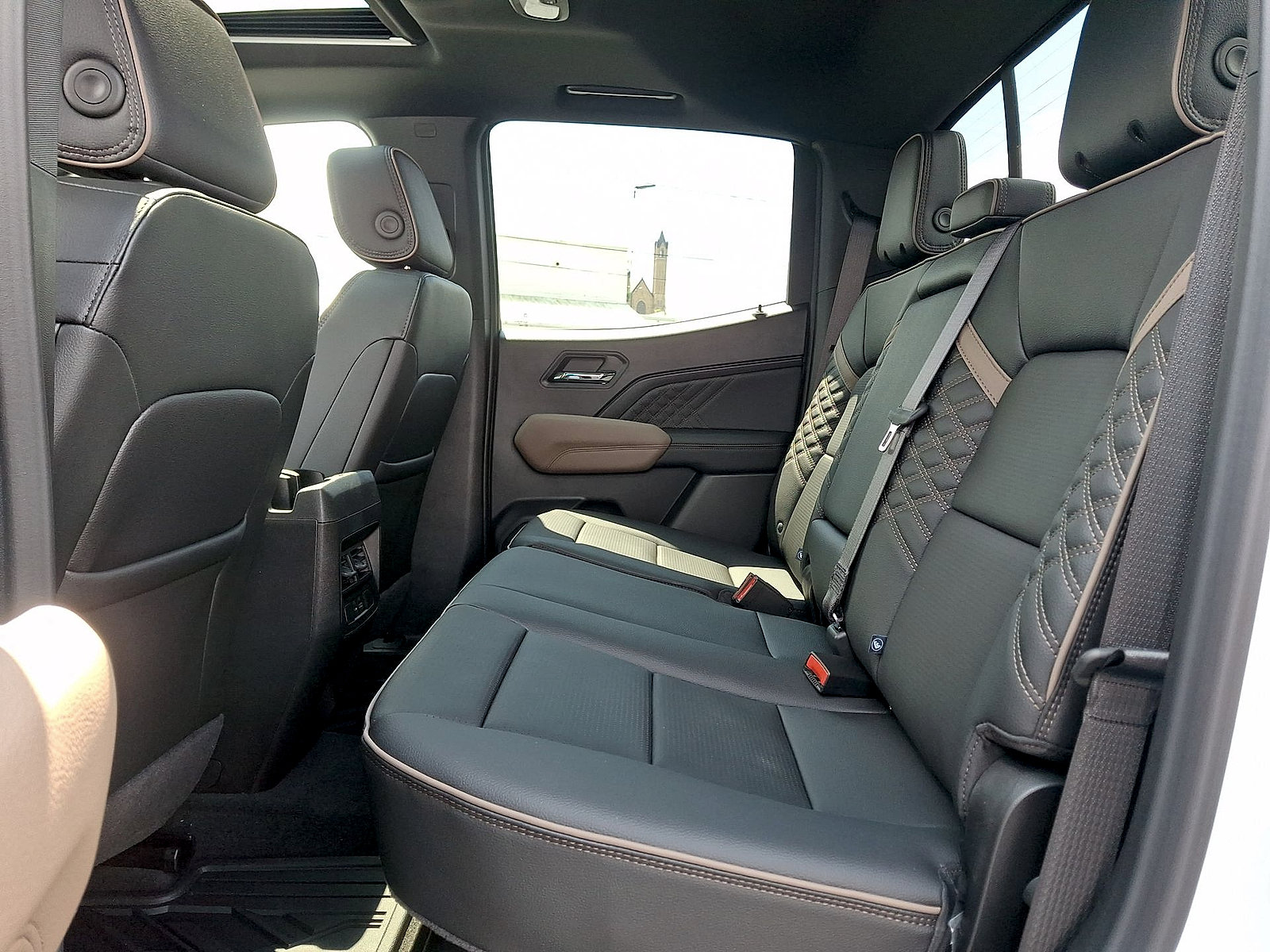 New 2026 GMC Canyon Denali AWD/4WD image 13