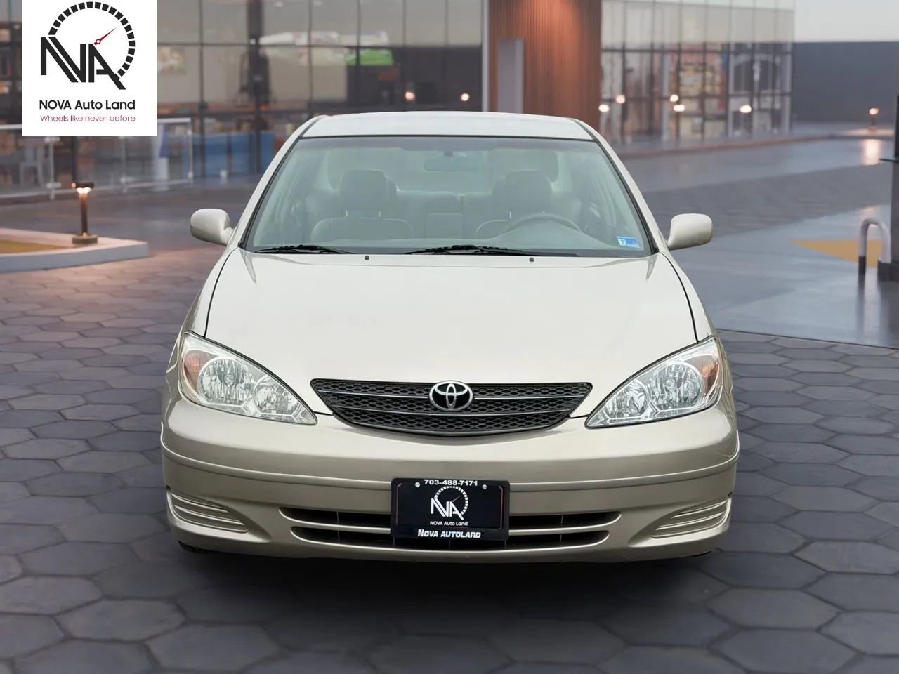 Used 2003 Toyota Camry XLE image 3