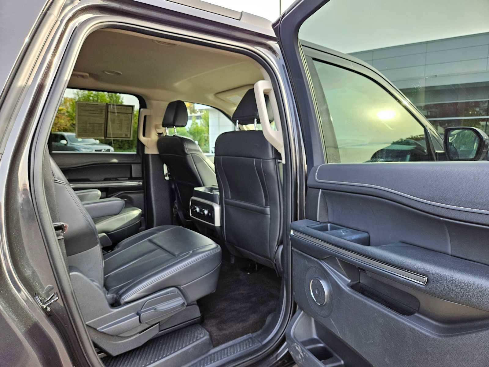 Used 2023 Ford Expedition Max XLT image 14
