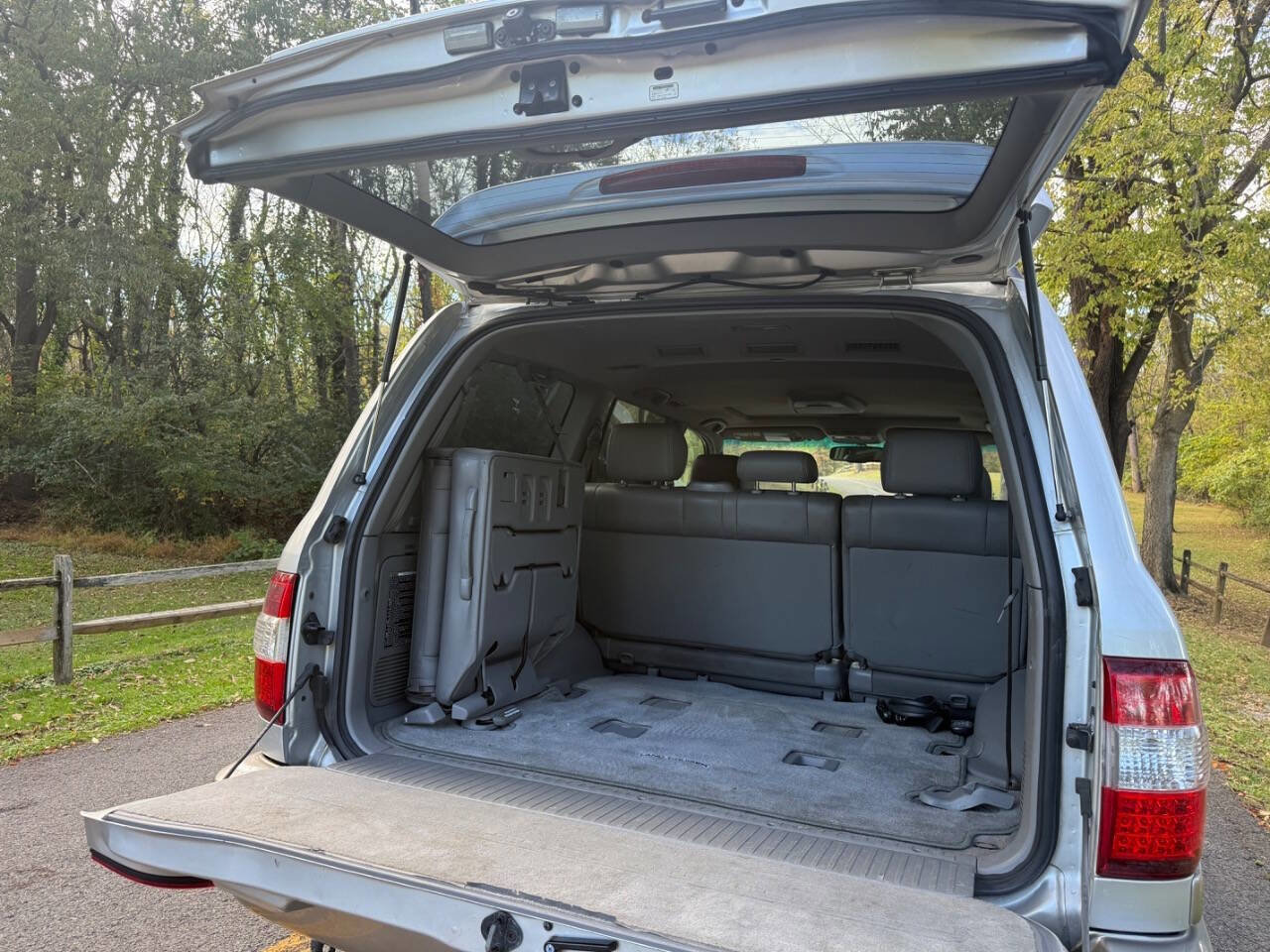 Used 2006 Toyota Land Cruiser image 42