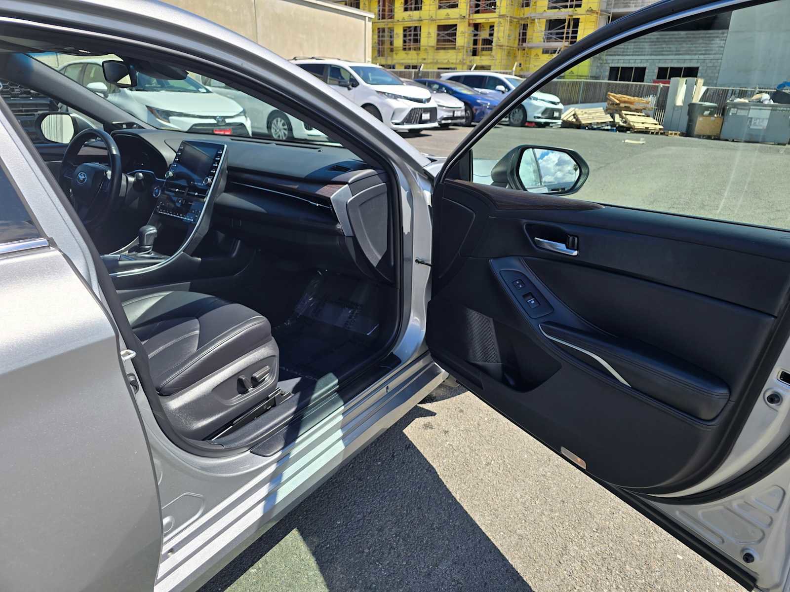 Used 2021 Toyota Avalon XLE w/ Carpet Mat Package (TMS) image 12