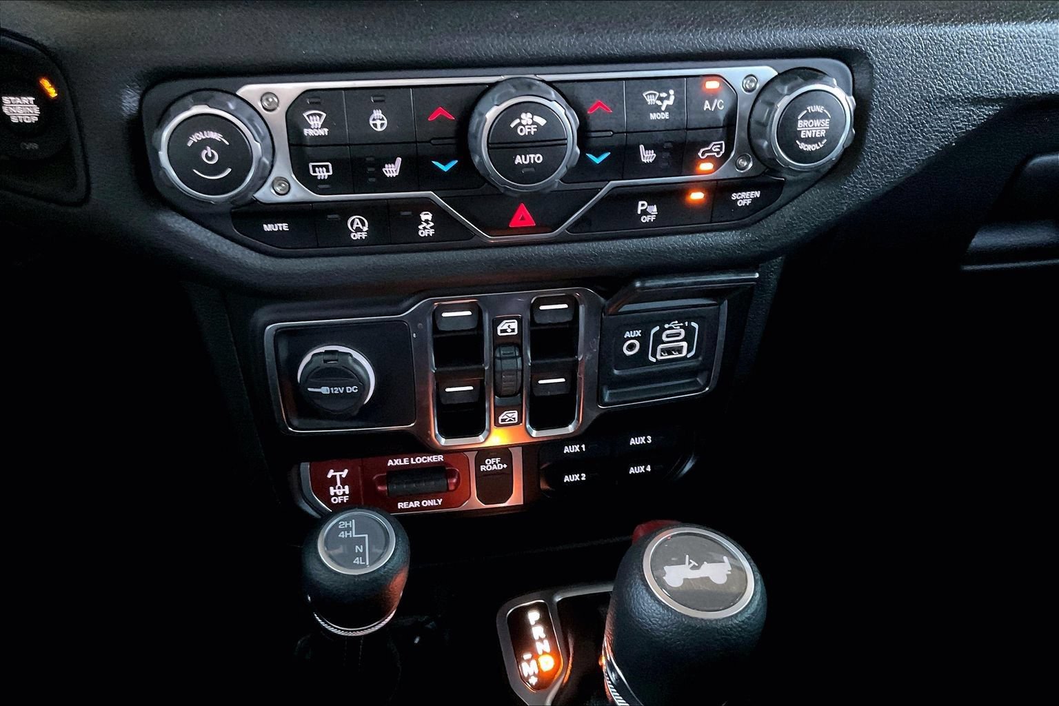 Used 2025 Jeep Wrangler Unlimited Sport AWD/4WD image 14