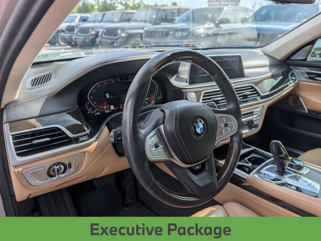 Used 2021 BMW 750i xDrive w/ Executive Package AWD/4WD image 33