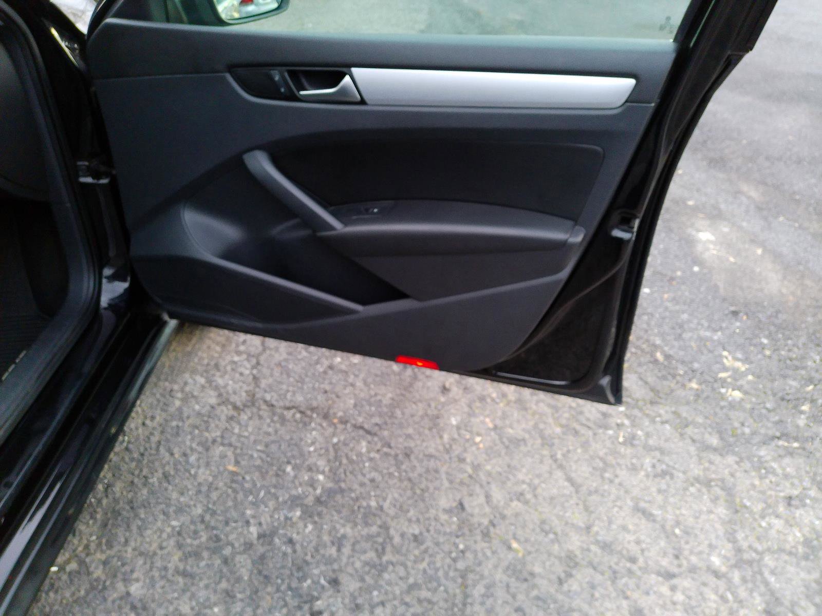 Used 2012 Volkswagen Passat 2.5 SE image 43