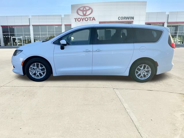 Used 2023 Chrysler Voyager LX FWD video 2