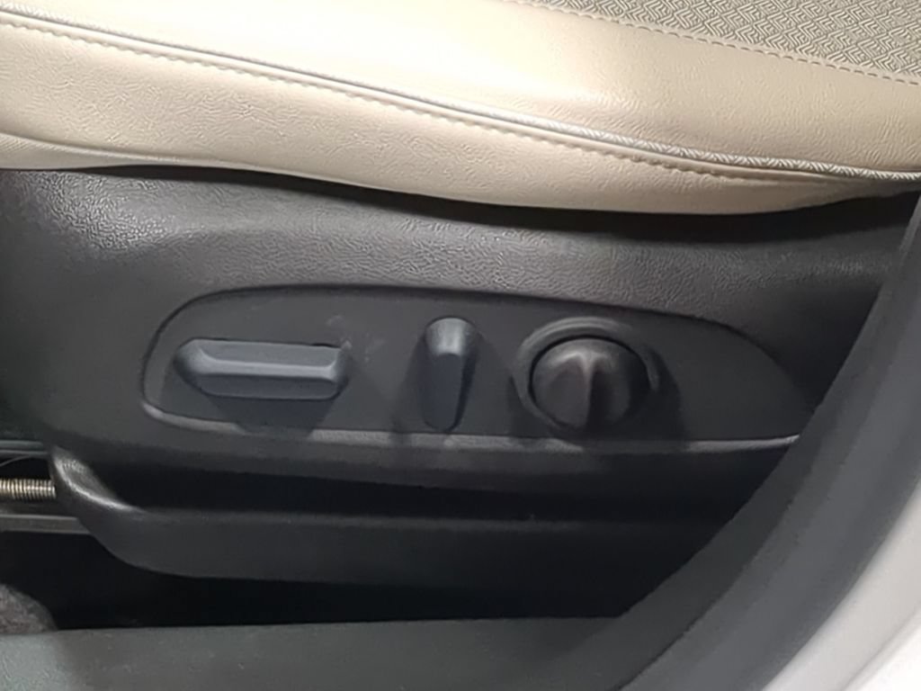 Used 2023 Buick Encore GX Select w/ Safety Package II FWD image 21