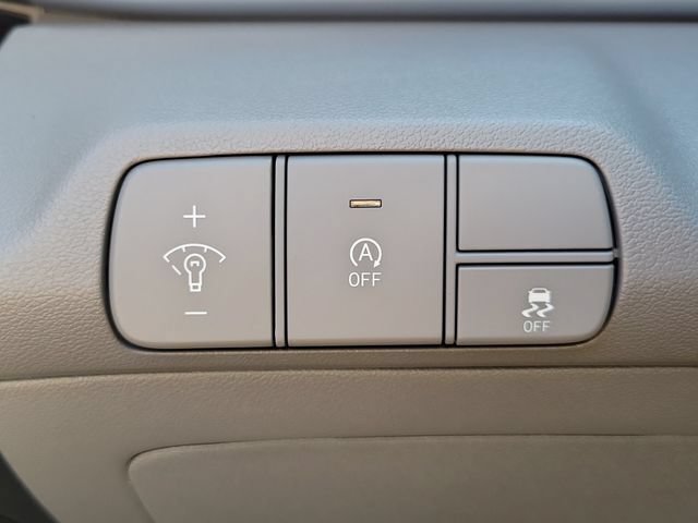 New 2026 Hyundai Elantra SE FWD image 18