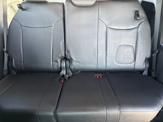 Used 2025 Toyota Sienna XLE Woodland Edition image 19