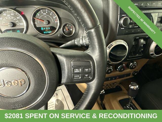 Used 2015 Jeep Wrangler Unlimited Sahara w/ Connectivity Group AWD/4WD image 23