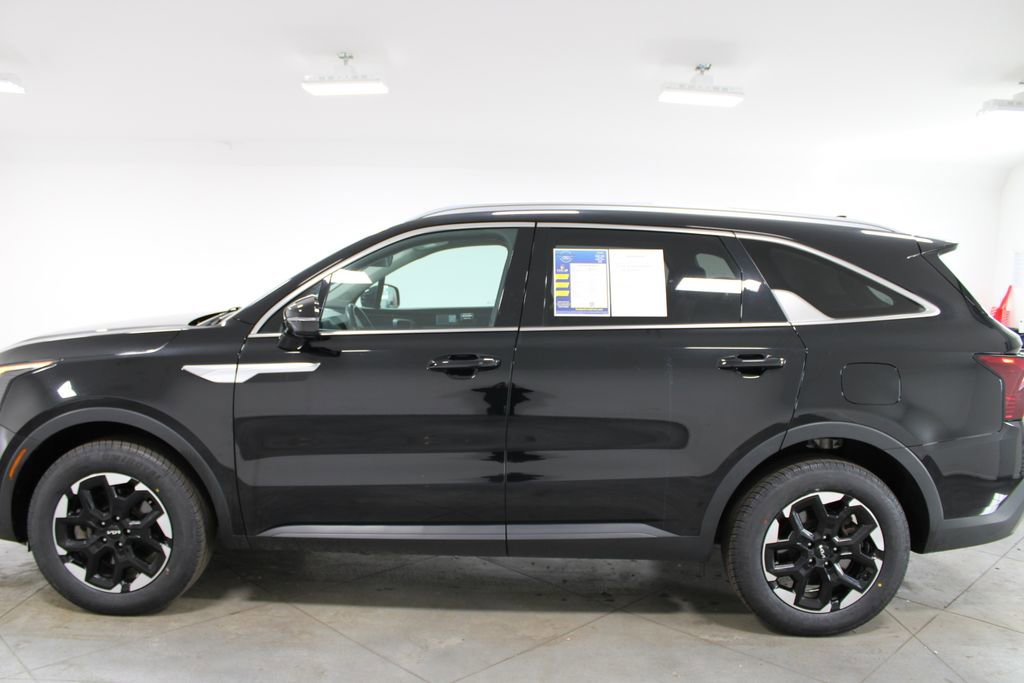 Used 2024 Kia Sorento S image 6