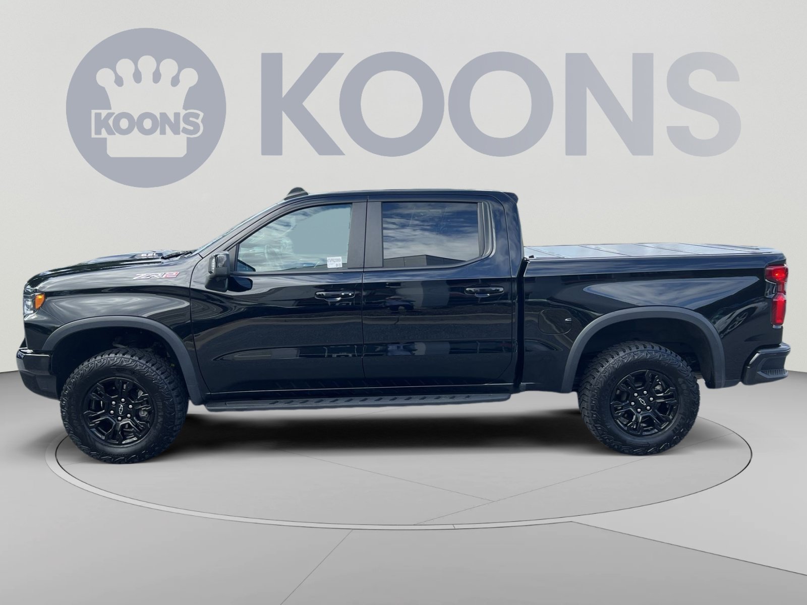 Used 2024 Chevrolet Silverado 1500 ZR2 w/ Technology Package AWD/4WD image 2