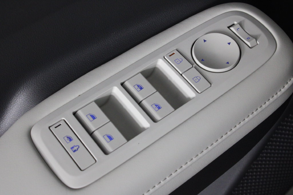 Certified 2027 Hyundai Santa Fe SEL FWD image 25