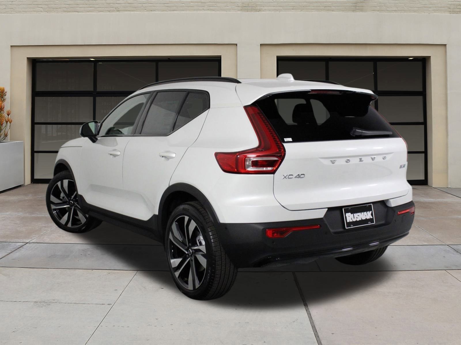 New 2026 Volvo XC40 B5 Ultra w/ Climate Package image 3
