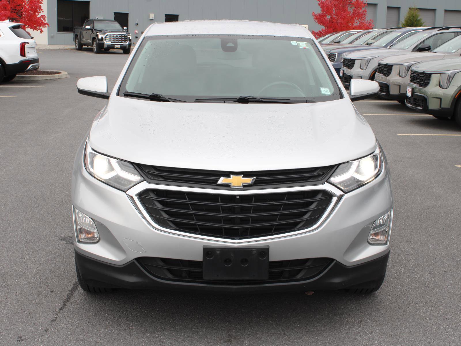 Used 2020 Chevrolet Equinox LT w/ Driver Convenience Package image 2