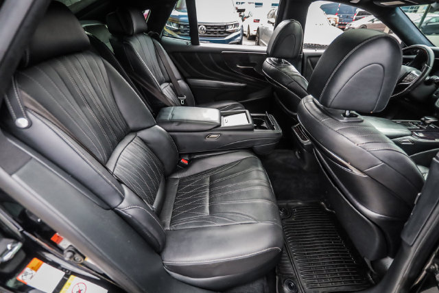 Used 2018 Lexus LS 500 AWD w/ Luxury Package image 65