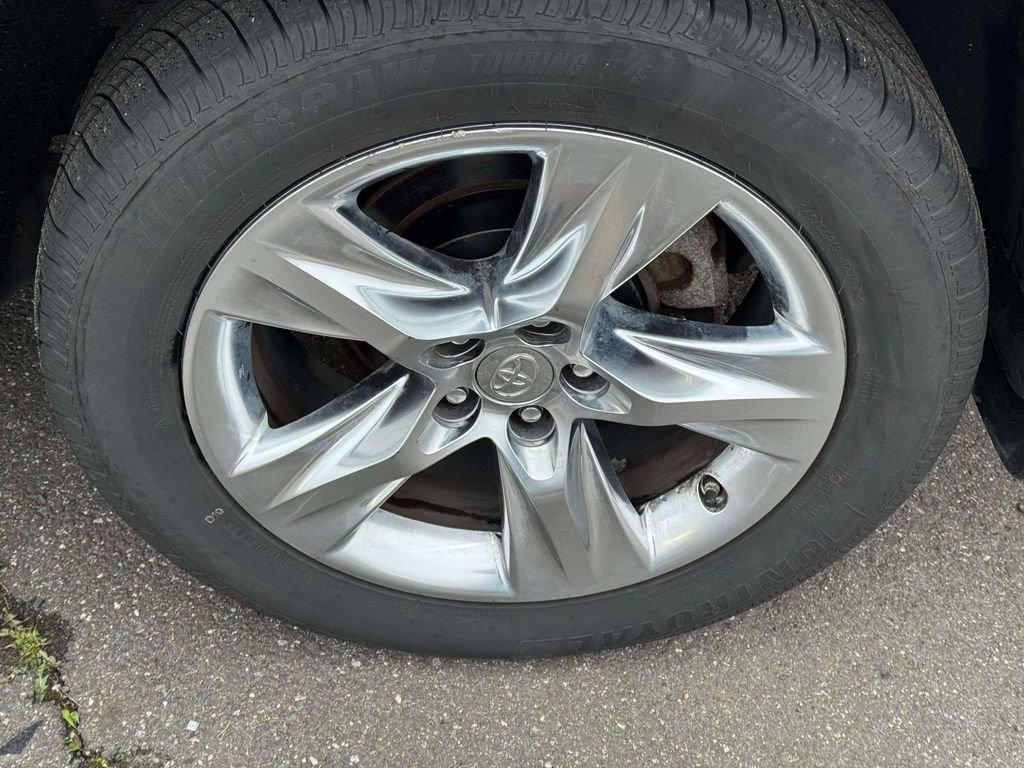 Used 2015 Toyota Highlander Limited Platinum image 11