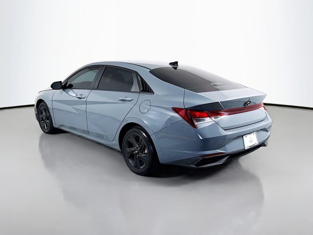 Used 2022 Hyundai Elantra SEL FWD image 7