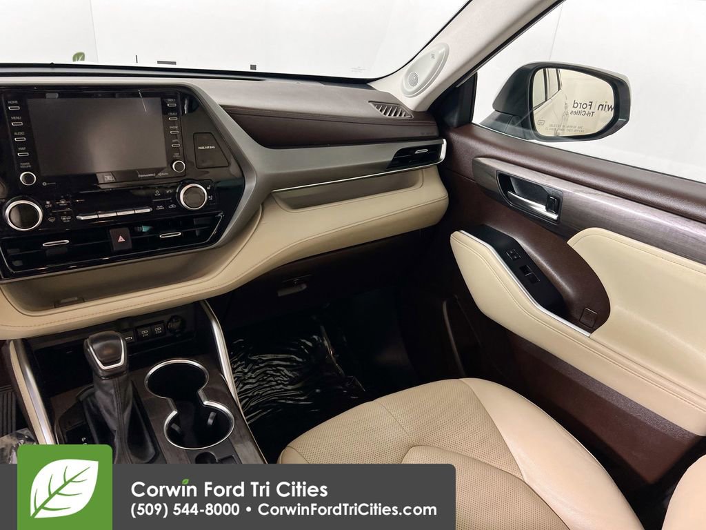 Used 2021 Toyota Highlander Limited image 27