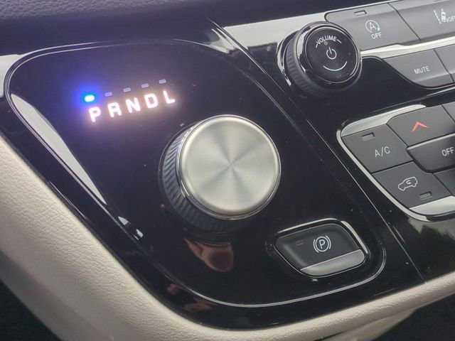 Used 2022 Chrysler Pacifica Touring-L image 27