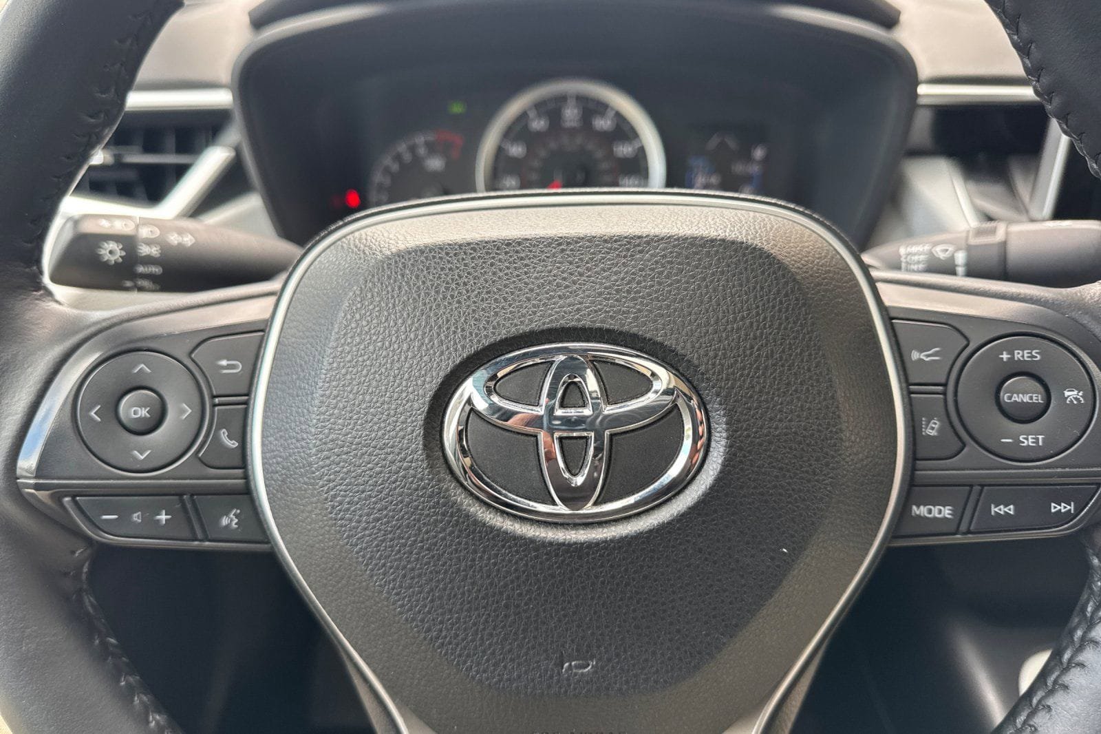 Used 2021 Toyota Corolla SE w/ SE Premium Package FWD image 25