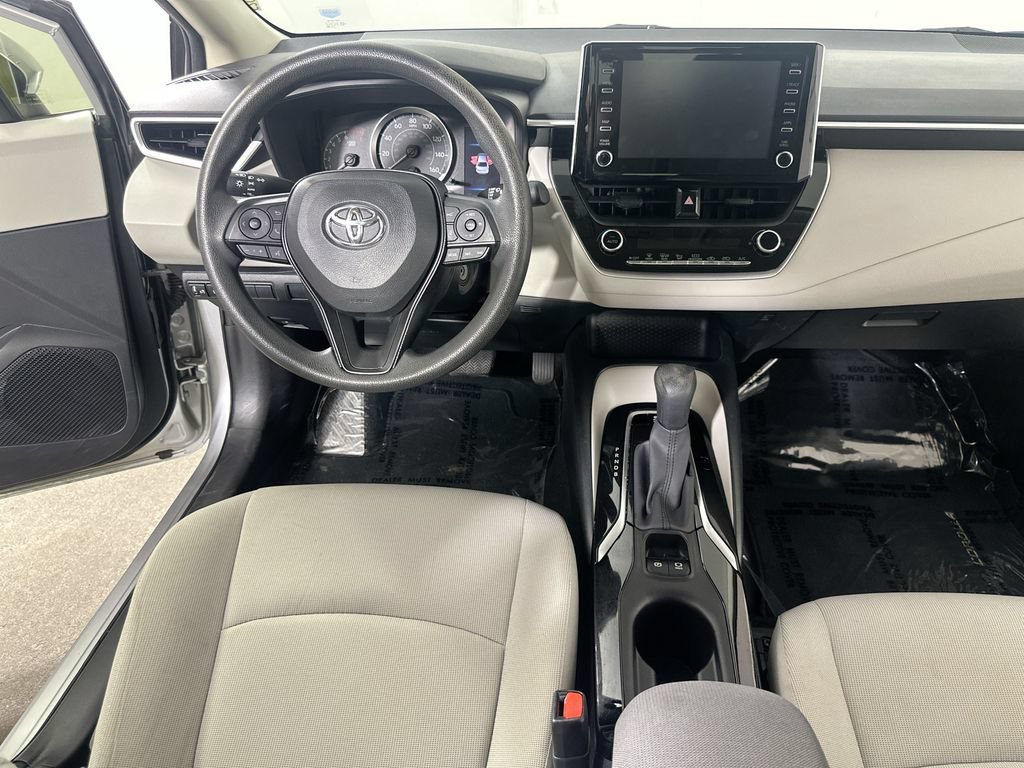 Used 2020 Toyota Corolla LE FWD image 19