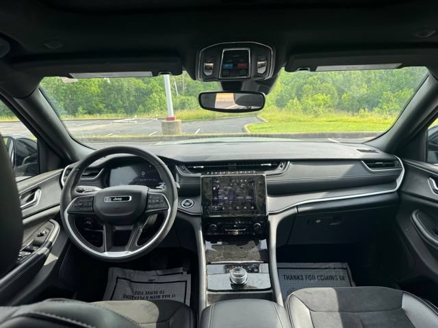 Used 2024 Jeep Grand Cherokee Altitude AWD/4WD image 14