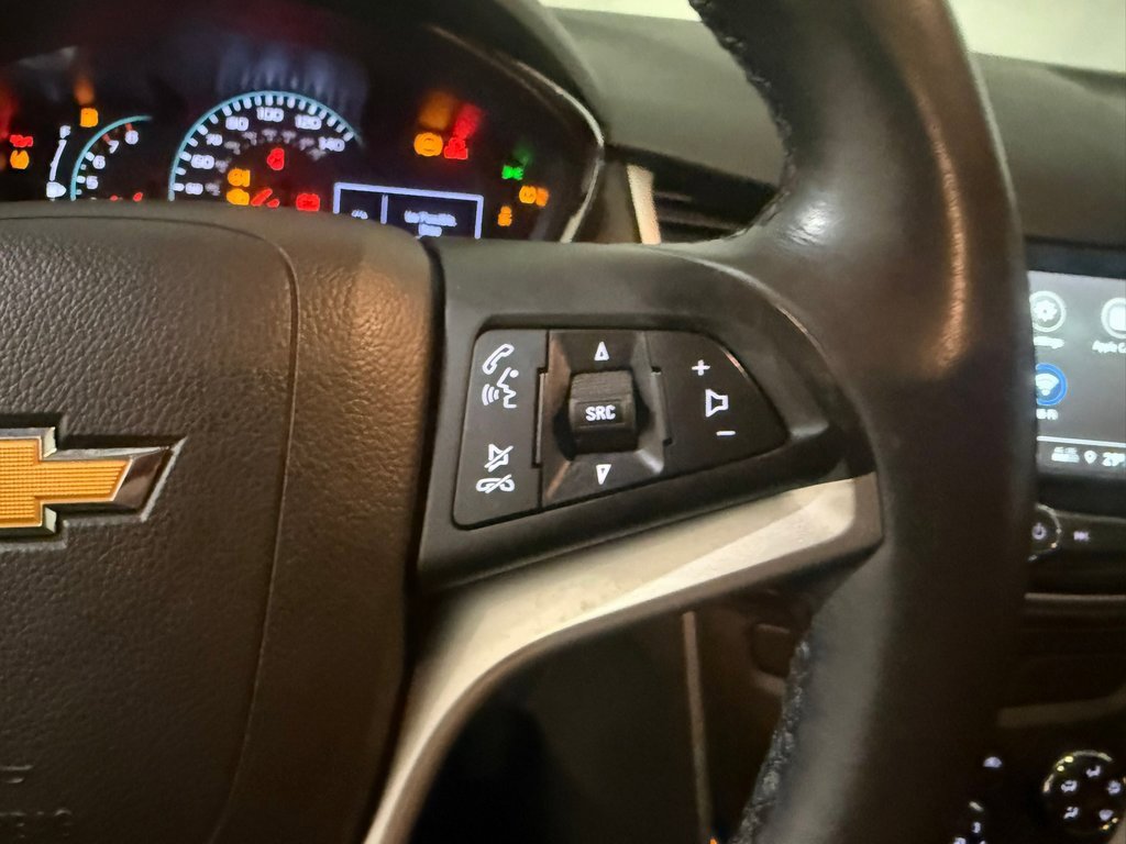 Used 2019 Chevrolet Trax LT w/ LT Convenience Package image 32