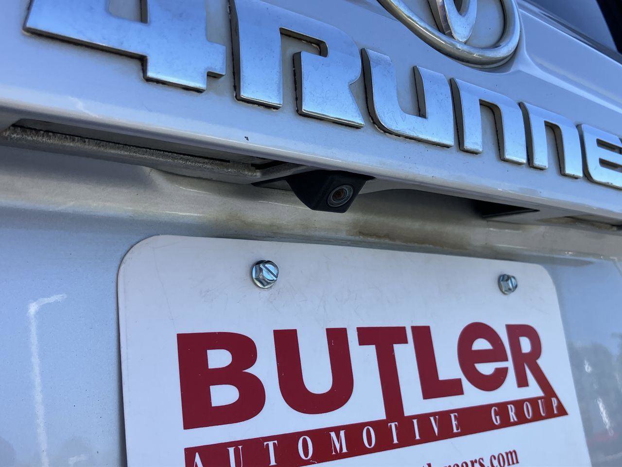 Used 2016 Toyota 4Runner SR5 image 11