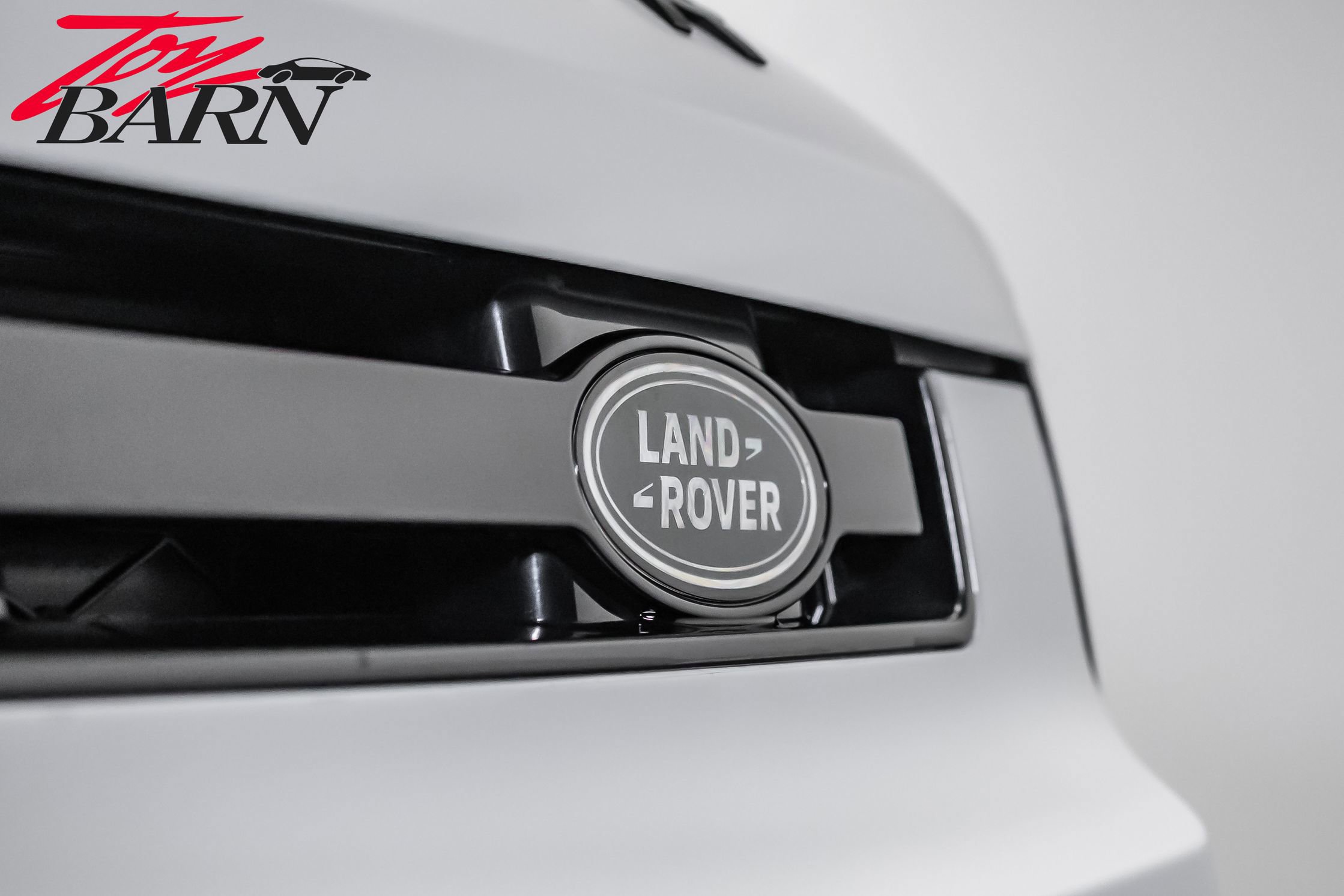 Used 2023 Land Rover Defender 130 SE image 9