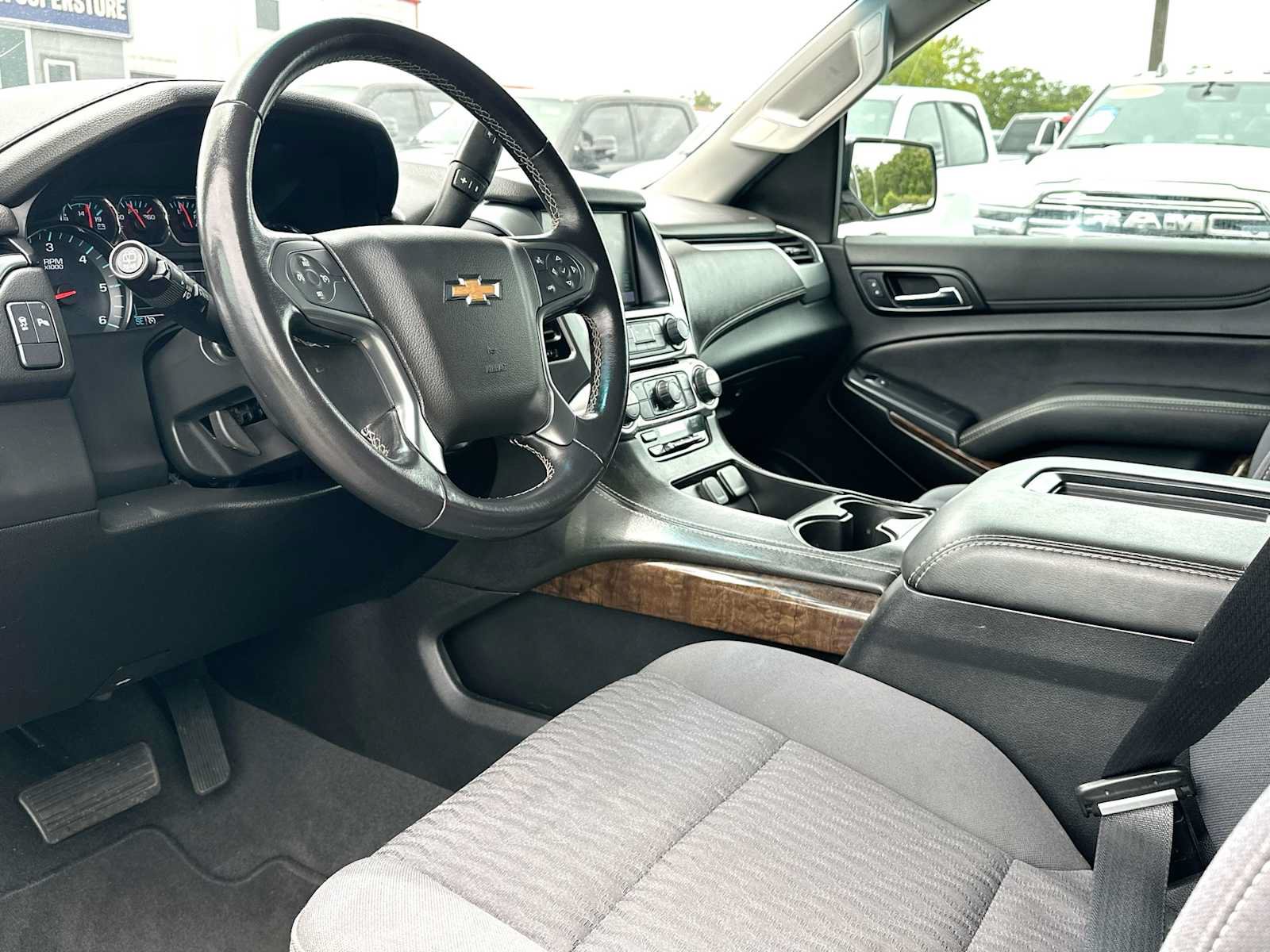 Used 2020 Chevrolet Tahoe LS w/ Skid Plate Package AWD/4WD image 18