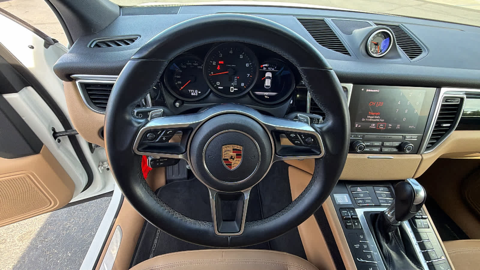 Used 2017 Porsche Macan AWD/4WD image 18