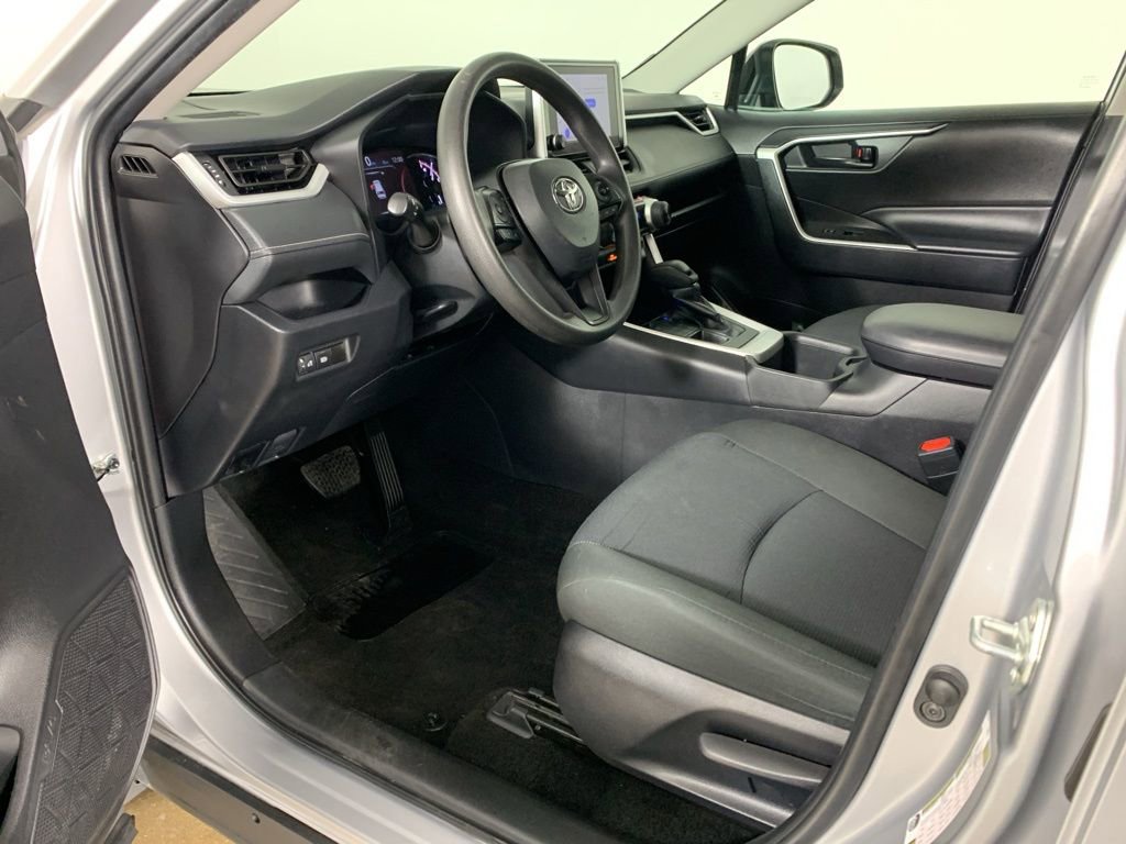 Used 2024 Toyota RAV4 LE image 29