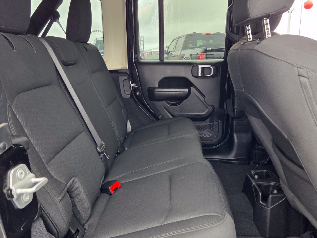 Used 2022 Jeep Wrangler Unlimited Sport AWD/4WD image 12
