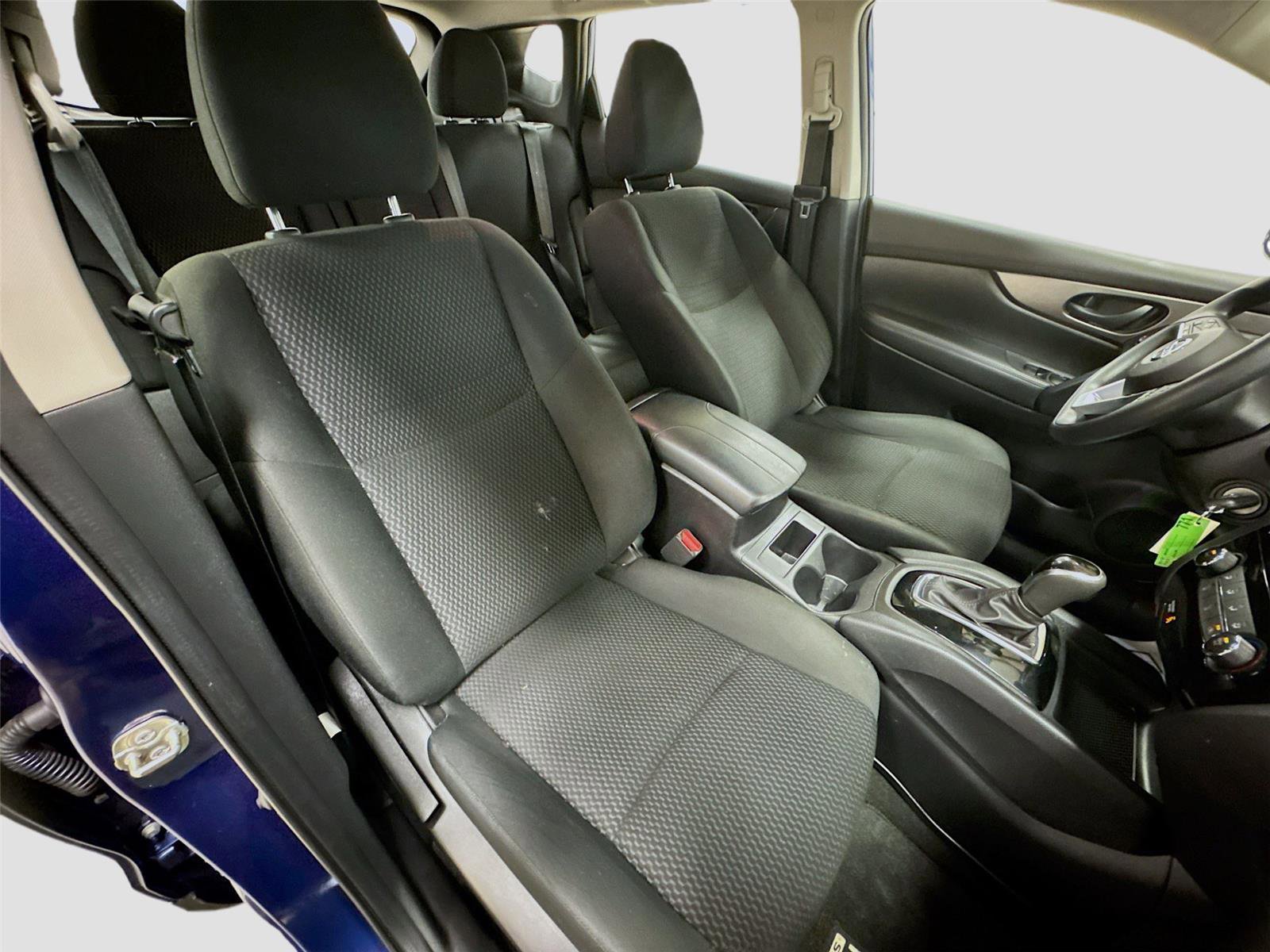 Used 2021 Nissan Rogue Sport S image 26