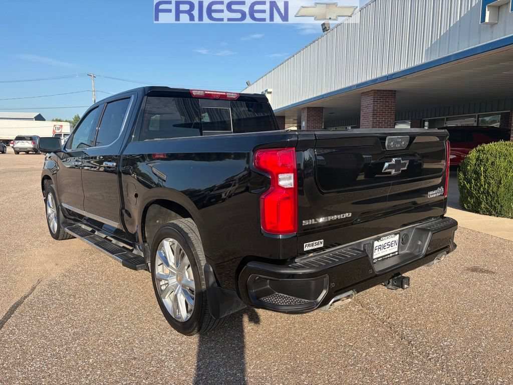 Used 2025 Chevrolet Silverado 1500 High Country w/ High Country Premium Package AWD/4WD image 3