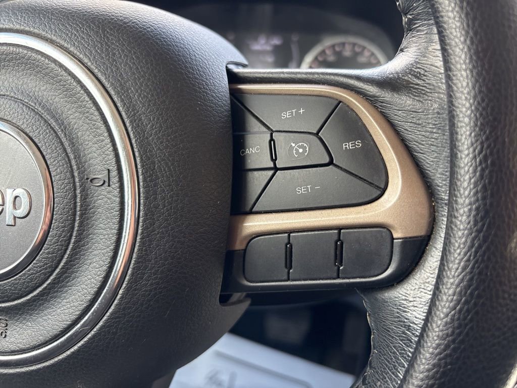 Used 2017 Jeep Renegade Latitude w/ Cold Weather Group image 24