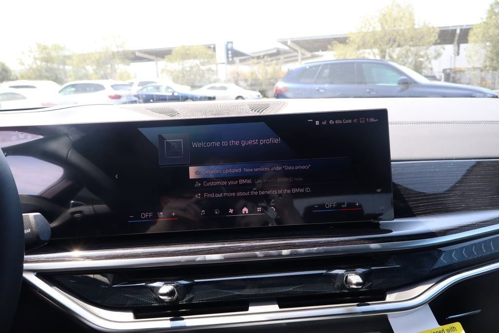 New 2026 BMW X5 xDrive50e image 8