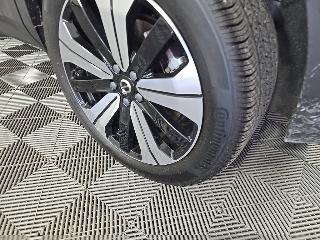 Certified 2023 Volvo XC40 Recharge Plus w/ Protection Package Premier image 12