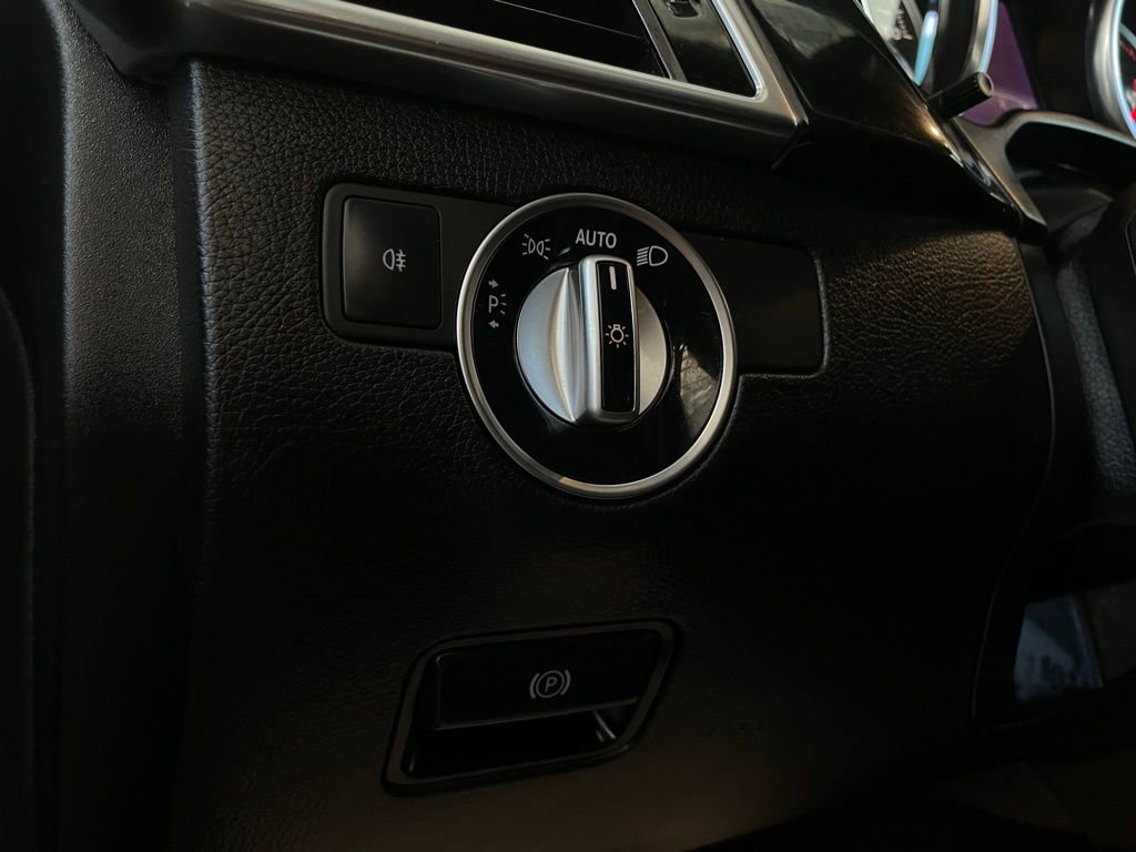 Used 2018 Mercedes-Benz GLE 350 w/ Premium 1 Package image 26