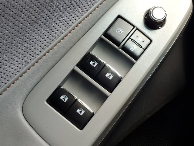 Used 2019 Toyota Avalon XSE w/ All Weather Liner Package FWD image 24