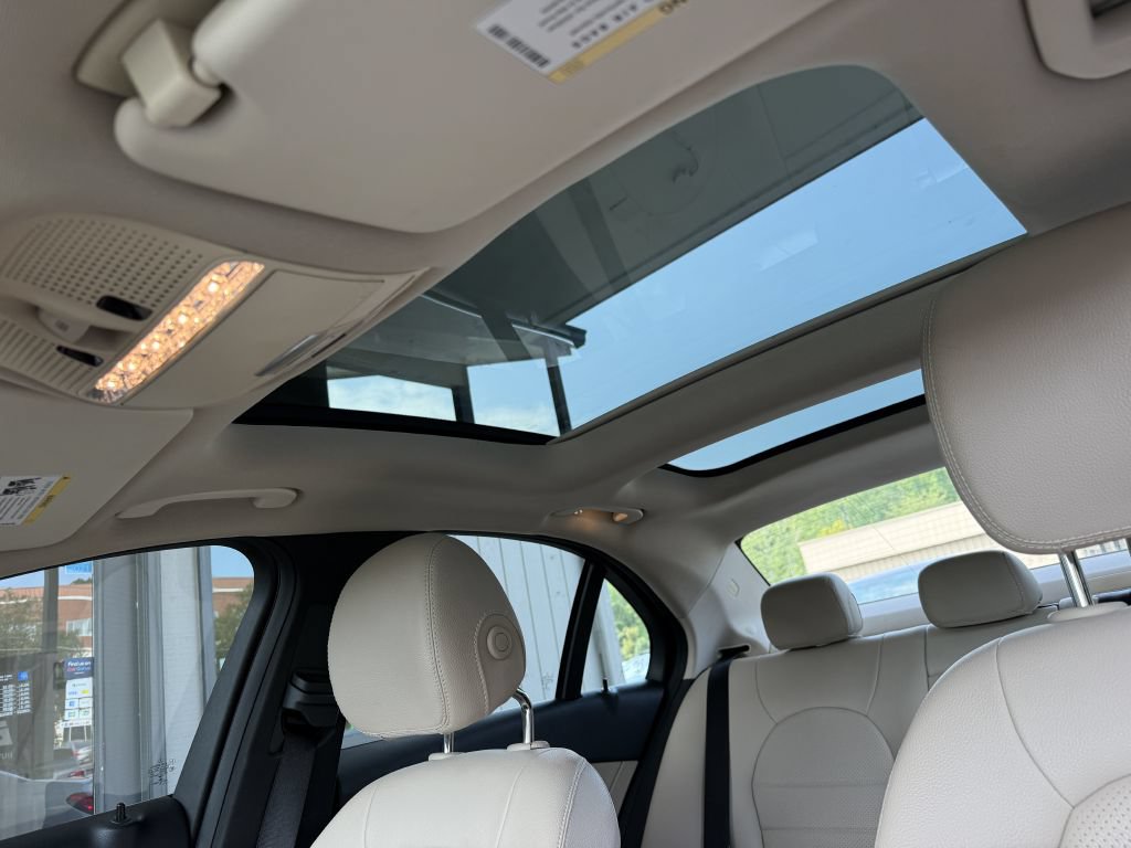 Used 2015 Mercedes-Benz C 300 4MATIC Sedan image 21