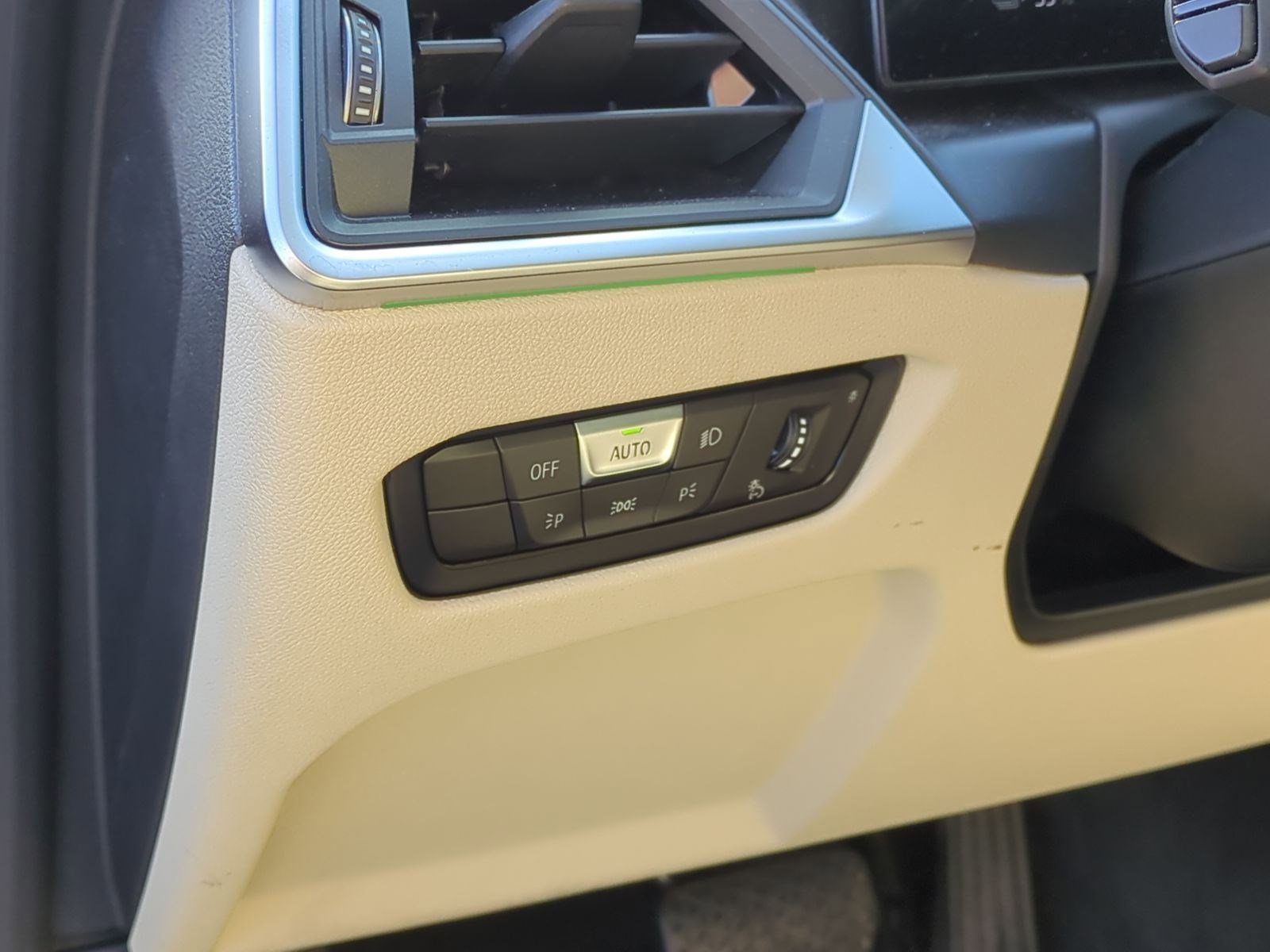 Used 2023 BMW i4 eDrive35 w/ Premium Package image 16