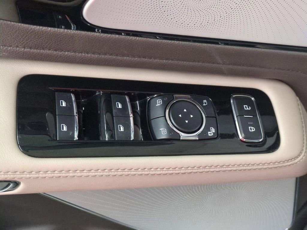 Certified 2023 Lincoln Aviator Reserve w/ Equipment Group 201A image 16