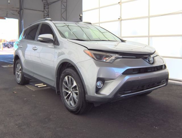 Used 2017 Toyota RAV4 XLE w/ Convenience Package image 4