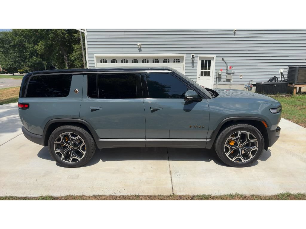 Used 2026 Rivian R1S Premium AWD/4WD image 10