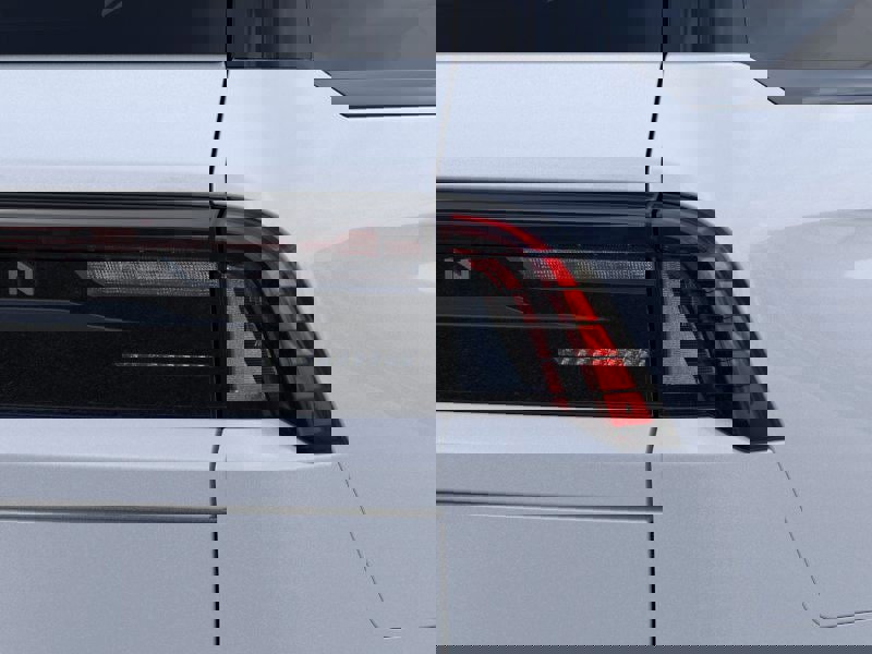 New 2026 Lincoln Navigator L Reserve w/ Jet Appearance Package image 21