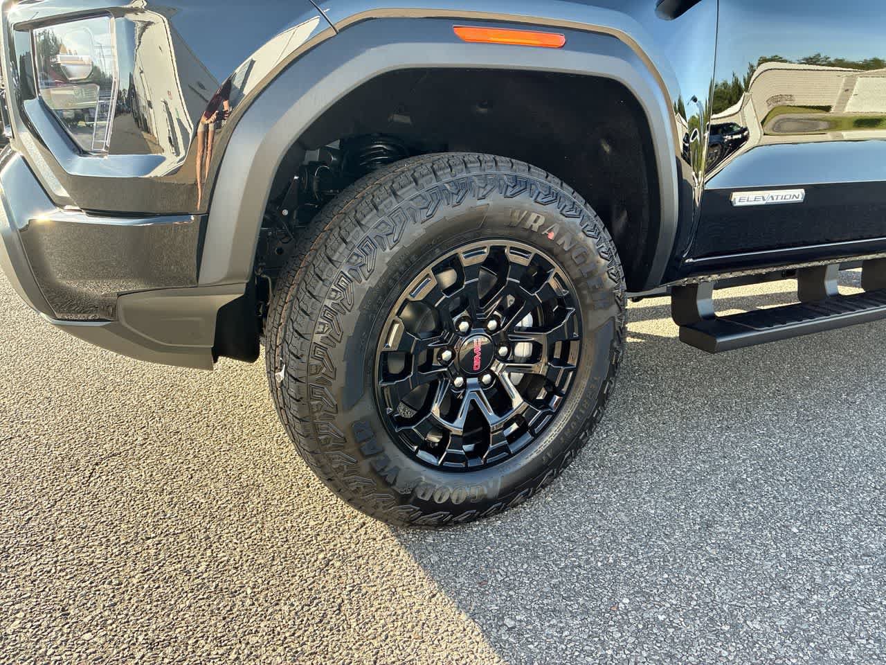 New 2026 GMC Canyon Elevation RWD image 32