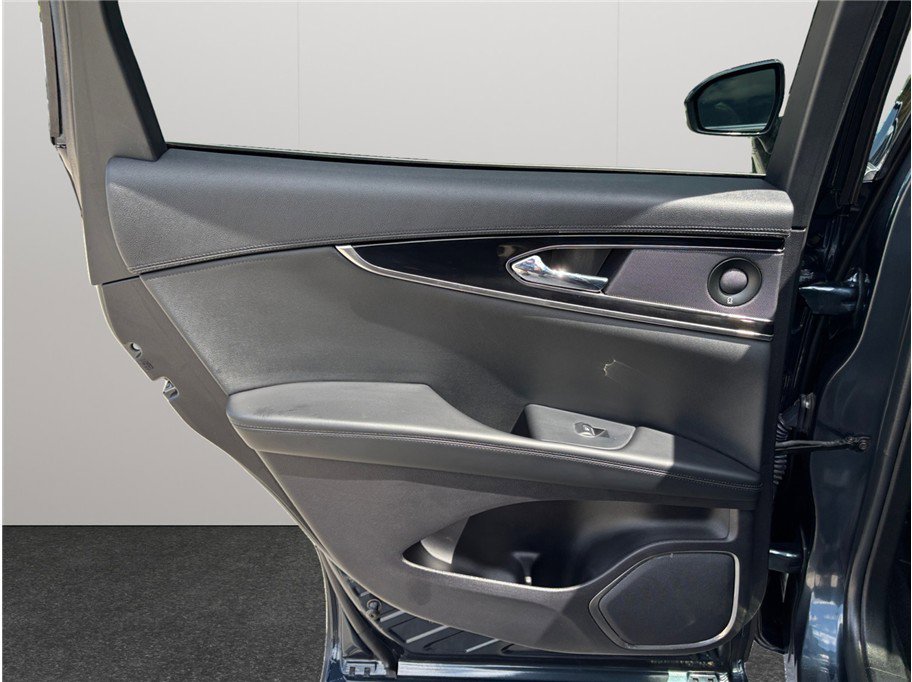 Used 2021 Lincoln Nautilus Reserve image 41