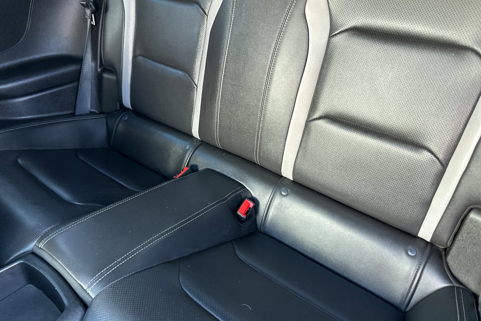 Used 2019 Chevrolet Camaro SS RWD image 14