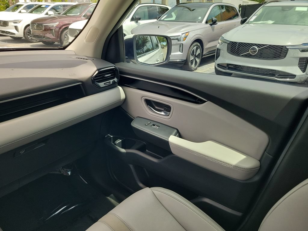 Used 2025 Honda Pilot EX-L image 14